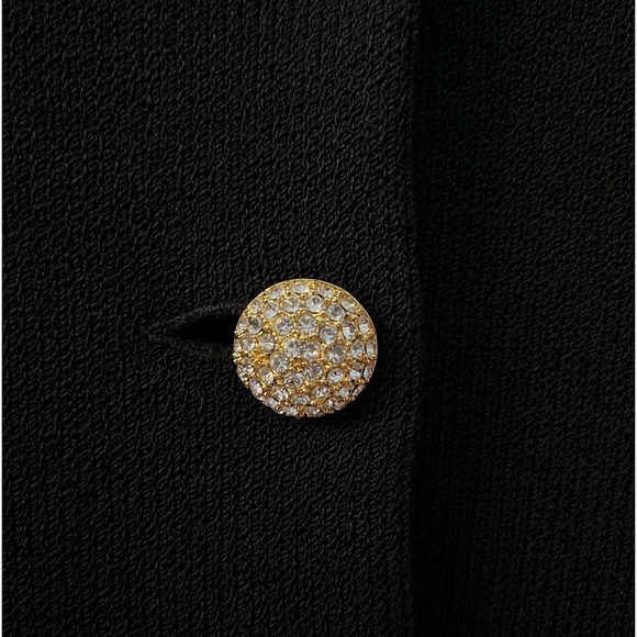 Vintage Tuxedo, St. John, size 6. Santana knit, Swarovski crystal buttons. - Picture 3 of 8